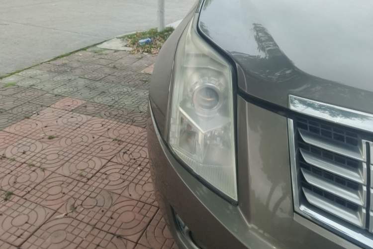 Used Cadillac SRX 2015 3.0L Comfort Version Right Front Headlight