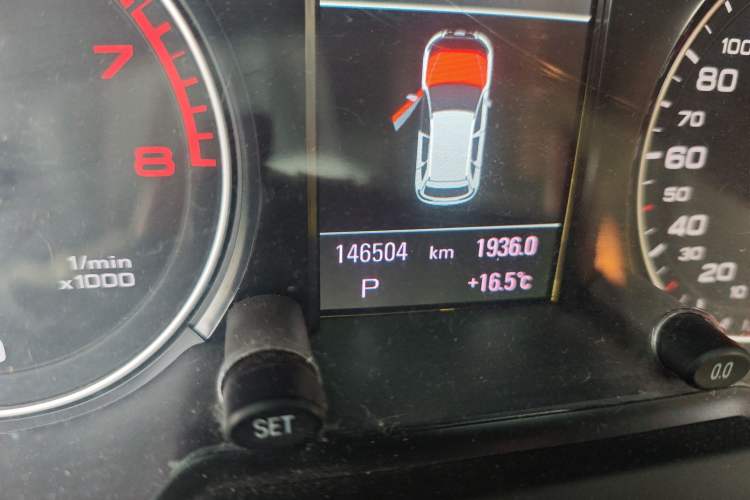 Used Audi Q5 2013 40 TFSI Comfort Edition Odometer Close Up