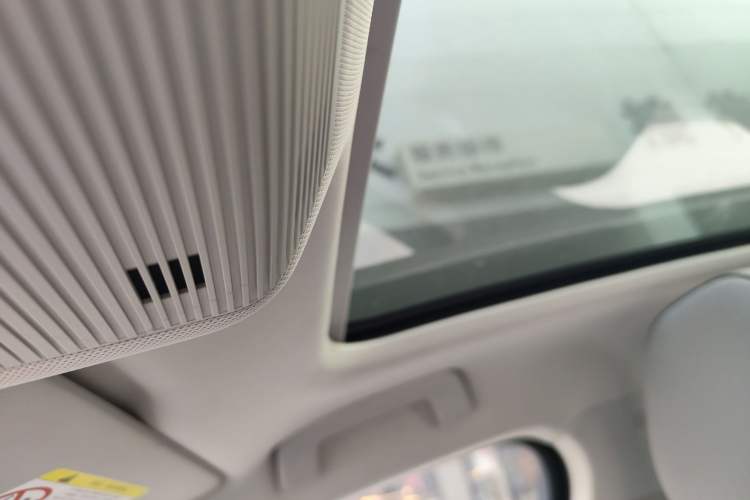 Used Volkswagen ID.7 VIZZION 2024 AIR model Headliner