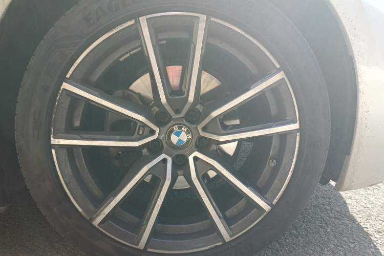 Used BMW 3 Series 2021 Second Facelift 320Li M Sport Package Right Front Wheel Hub