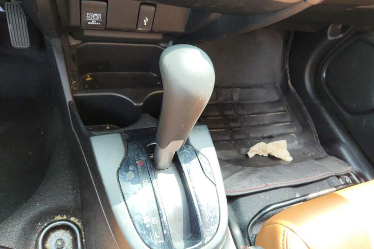 Used Honda Fit 2016 1.5L LXS CVT Comfort Sunroof Version Gear Lever