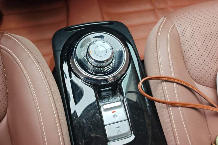 Used Wuling Bingo 2024 333 km Lingxi Connected Version Gear Lever