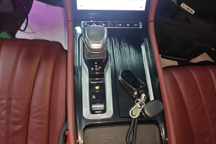 Used Hongqi H5 2023 2.0T Automatic Smart Connect Flagship Edition