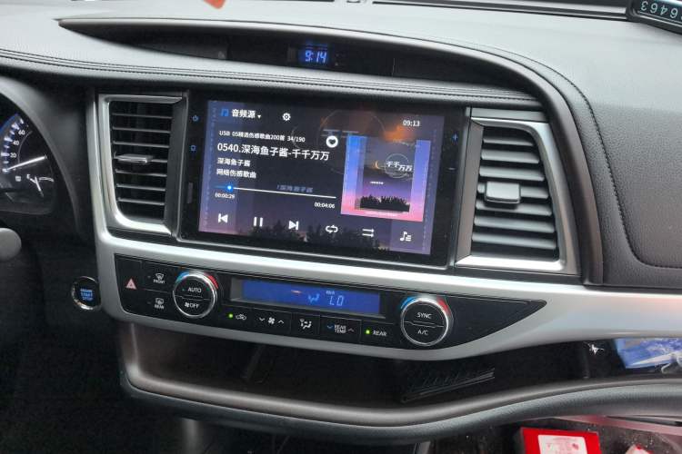 Used Toyota Highlander 2021 2.0T Four-Wheel Drive Knight Edition 7 Seats Audio And AC Panel