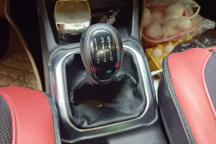 Used CHANGAN OSHAN X70A 2018 1.5L Manual Standard Edition
