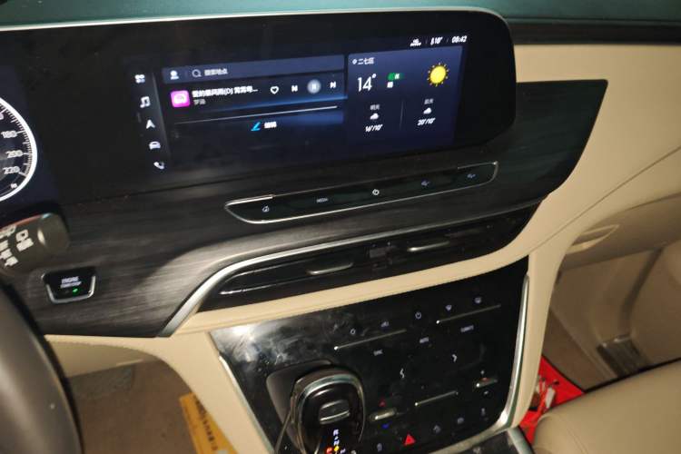 Used Buick GL8 2022 ES Landtrek 653T Luxury Edition