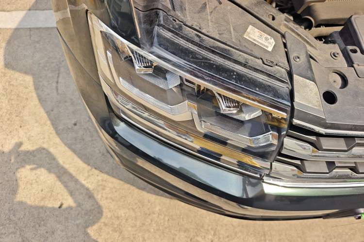 Used Volkswagen Teramont 2017 380TSI Four-Wheel Drive Luxury Edition Right Front Headlight