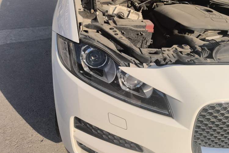 Used Jaguar F-PACE 2016 2.0T Two-Wheel Drive Urban Luxury Edition