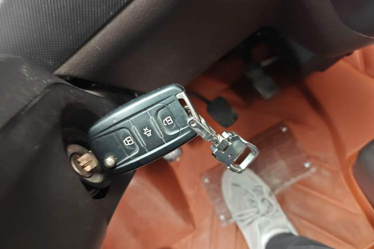 Used Wuling Rongguang 2021 1.5L Extended Standard-Size Window-Sealed Car Air-Conditioned Version 5 Seats L3C Vehicle Key