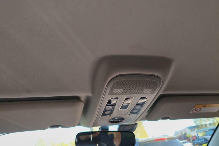 Used Haval H2 2017 Blue Label 1.5T Manual Two-Wheel Drive Elite Model Headliner