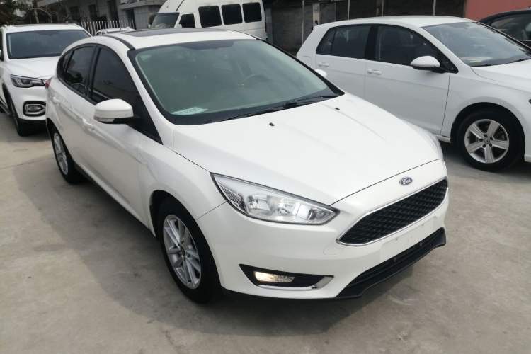 Used Ford Focus 2017 Hatchback 1.6L Automatic Fashion Edition Smart Drive Version Front Right 45 Deg