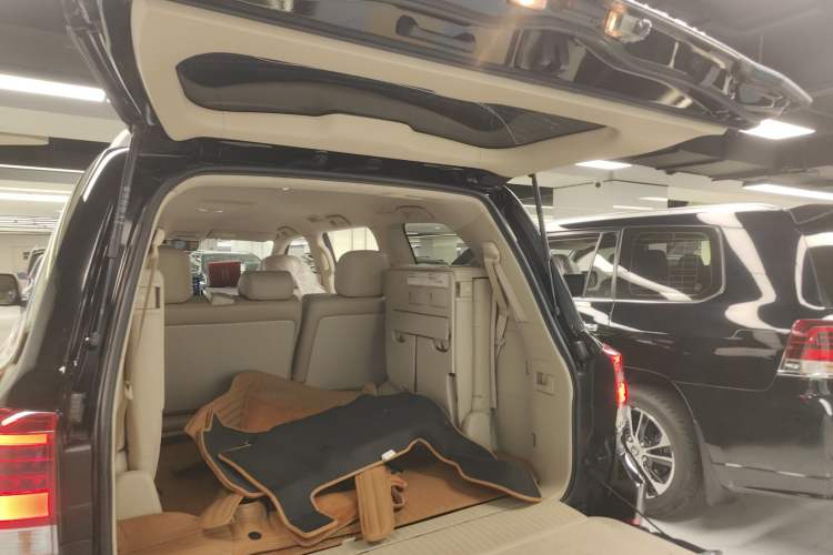 Used Toyota Land Cruiser 2015 4.0L V6 Middle East Limited Edition
