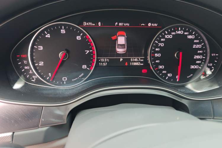 Used Audi A6L 2012 TFSI Standard Model Odometer Close Up