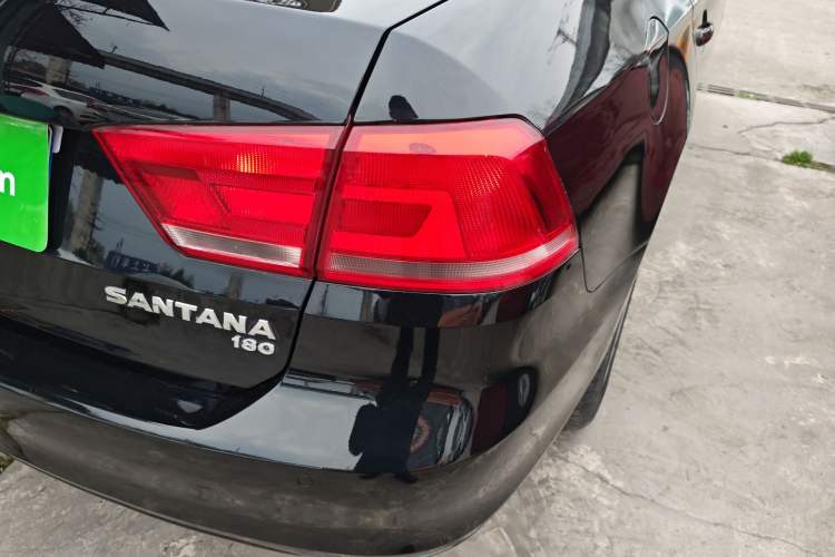 Used Volkswagen Santana 2015 1.6L Manual Comfort Edition Right Rear Taillight