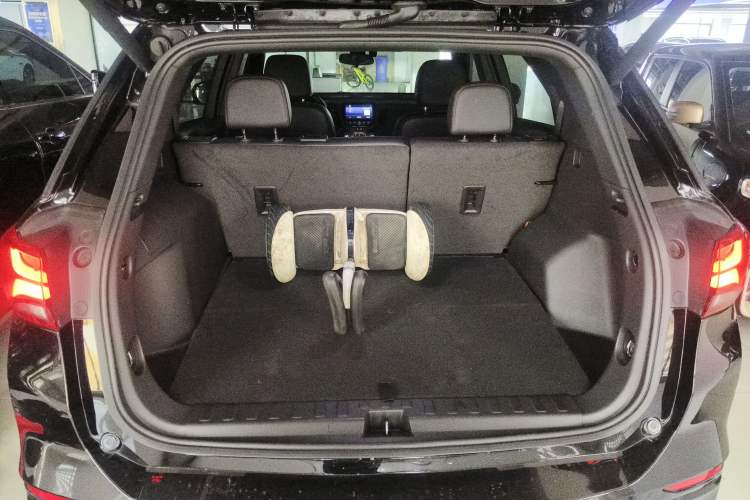 Used Chevrolet Equinox 2021 550T RS Four-Wheel Drive Intelligent Boundary-Pushing Edition Trunk