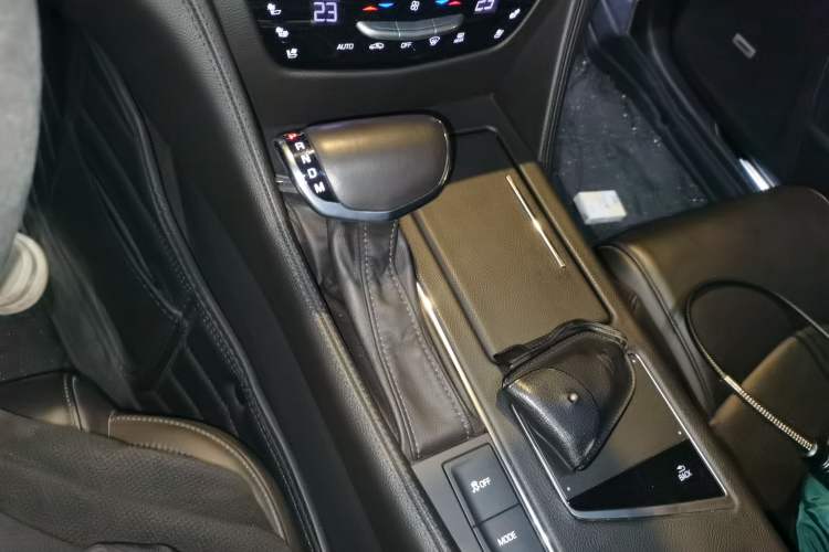 Used Cadillac CT6 2017 40T Luxury Model Gear Lever