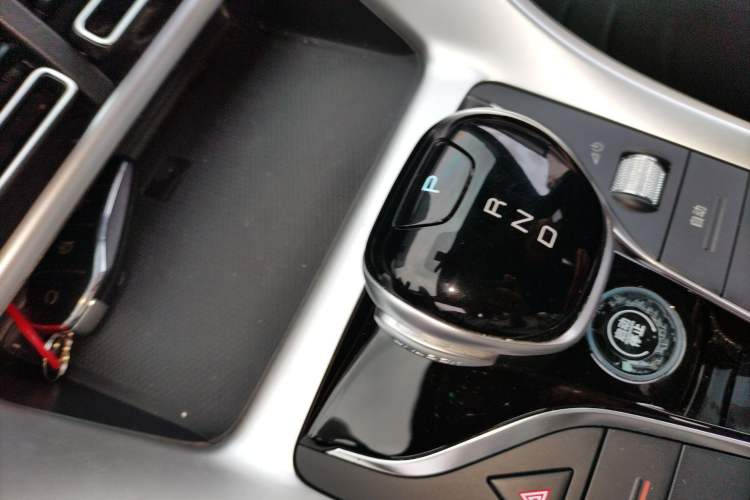 Used BYD Song Pro New Energy 2023 Champion Edition DM-i 71KM Navigation Model Gear Lever