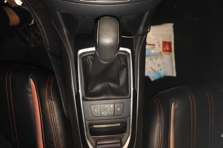 Used Peugeot 408 2014 1.8L Automatic Luxury Edition Gear Lever