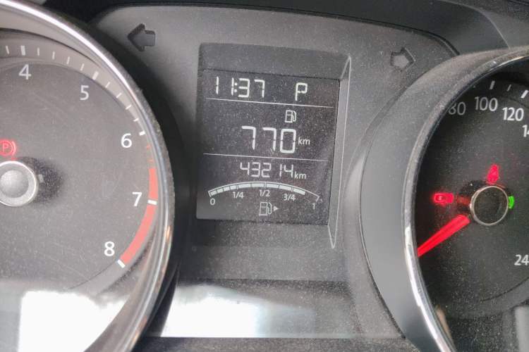 Used Volkswagen Bora 2018 1.5L Automatic Fashion Model Odometer Close Up