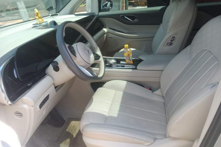 Used VOYAH Dream 2022 0-Emission Version Range of 475 km Left Front Seat