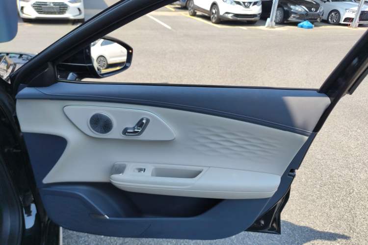 Used Chery Fengyun A8L 2025 1.5 TGDI 145 km Luxury Version Interior 5