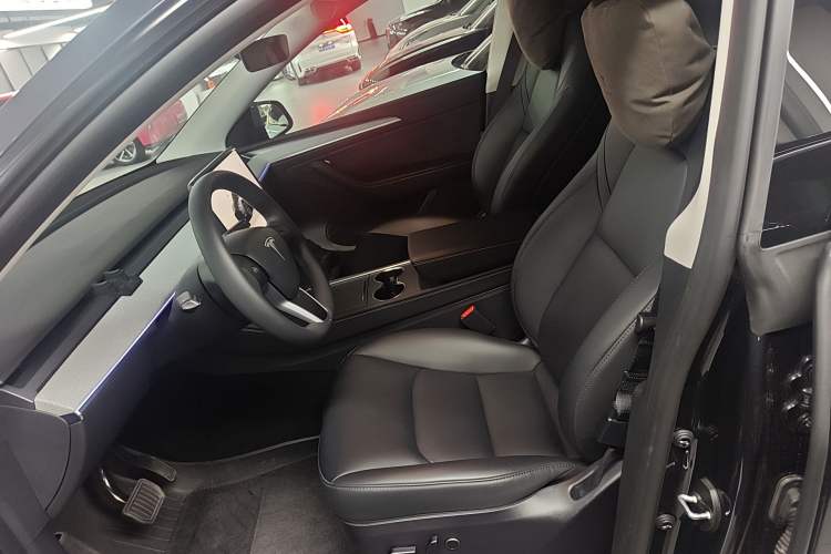 Used Tesla Model Y 2024 Rear-Wheel-Drive Version Left Front Seat