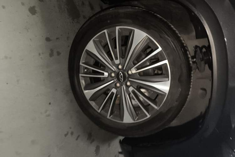 Used Chery Tiggo 8 PLUS 2024 Champion Edition 390TGDI DCT Bold Edition 5-Seater Right Front Wheel Hub