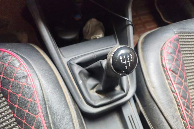 Used Volkswagen Santana 2016 1.6L Manual Comfort Edition Gear Lever