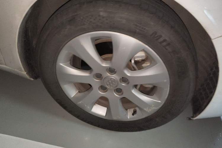 Used Buick Regal 2015 1.6T Leading Technology Model Right Front Wheel Hub