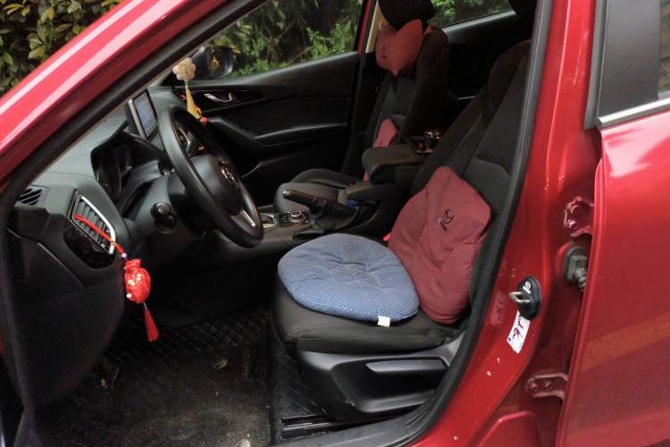 Used Mazda 3 Axela 2016 Sedan 1.5L Automatic Comfort Model Left Front Seat