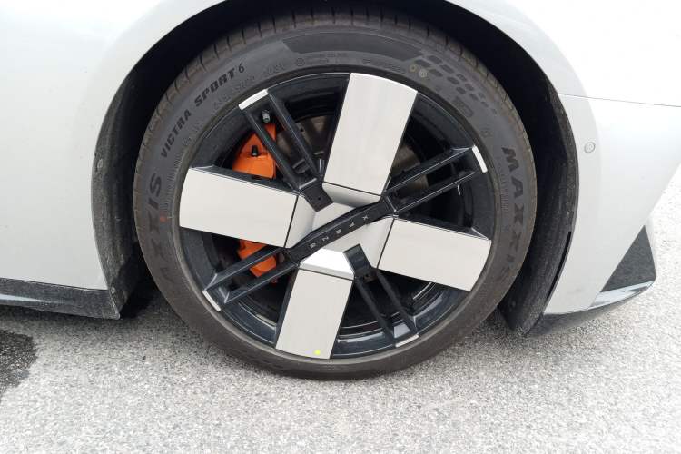 Used XPeng P7 2025 Model—750 All-Wheel-Drive High-Performance Ultra
