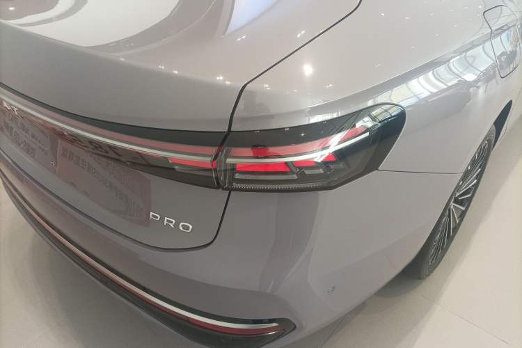 Used Volkswagen Passat 2025 Pro 380TSI Dragon Supreme Edition
