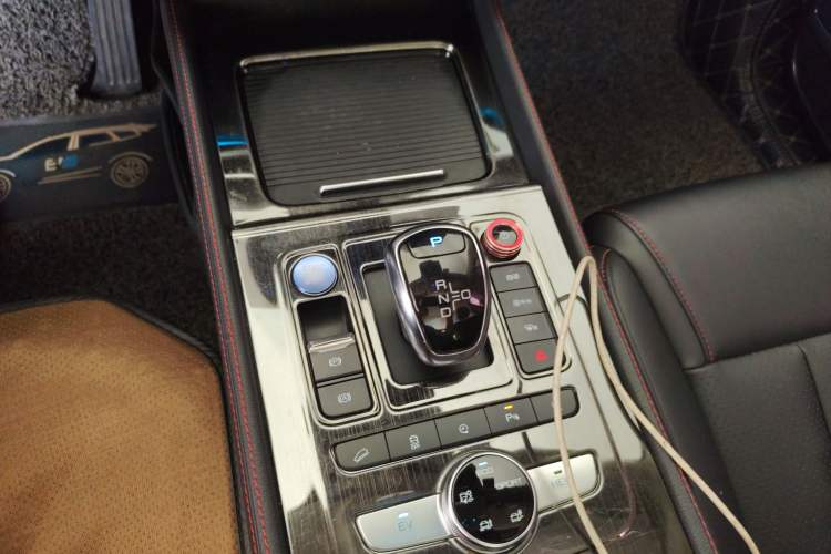 Used BYD Tang New Energy 2018 DM 2.0T All-Wheel Drive Smart Connectivity Luxury Model 7 Seats China V Emission Standard
