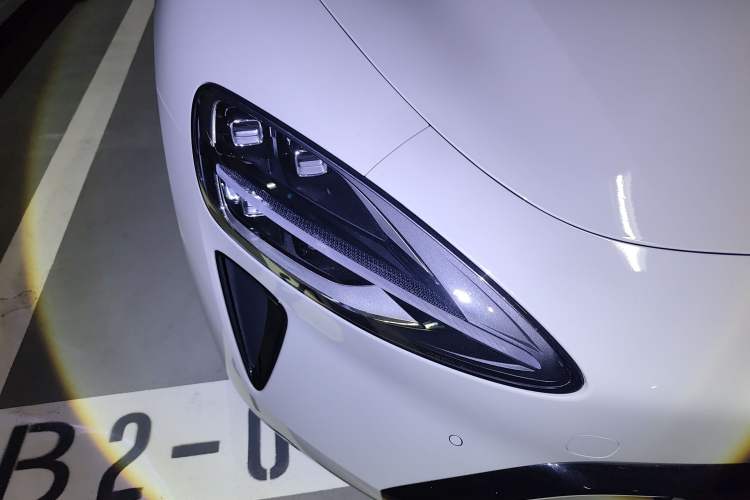 Used Xiaomi Auto SU7 2024 Rear-Drive Long-Range Intelligent Driving Version
