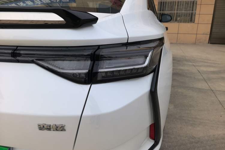 Used Dongfeng Aeolus Yixuan 2023 Mach Edition 1.5L Automatic Chasing Wind Version