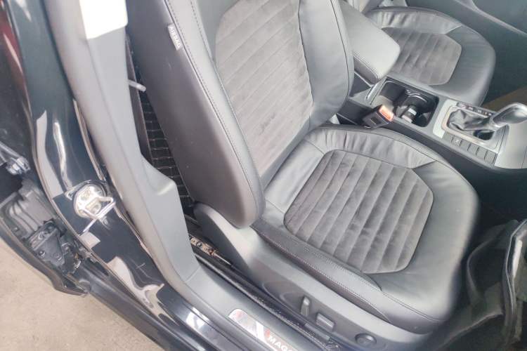 Used Volkswagen Magotan 2016 1.8TSI Luxury Comfort Model
