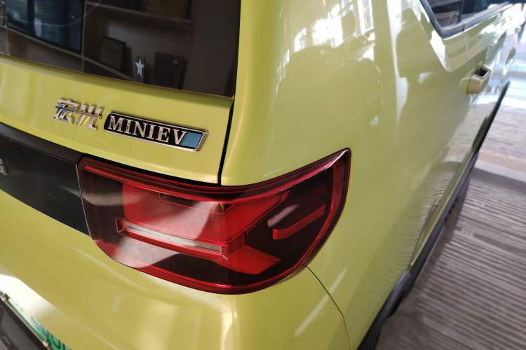 Used Wuling Hongguang MINIEV 2022 GAMEBOY 200km Gaming Edition with Lithium Iron Phosphate
