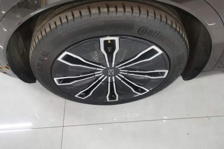 Used Avatr 07 2024 Pro+ All-Electric Version Left Front Wheel Hub