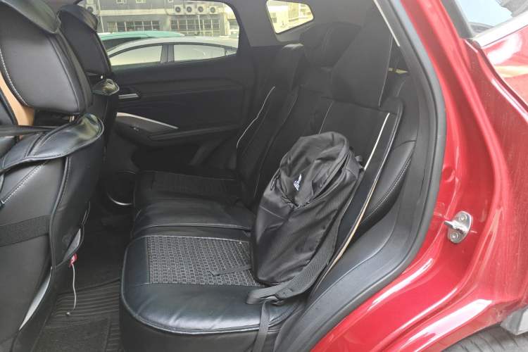 Used Wey VV6 2018 2.0T Two-Wheel-Drive Ultra-Luxury Version China V Standard Left Rear Seat