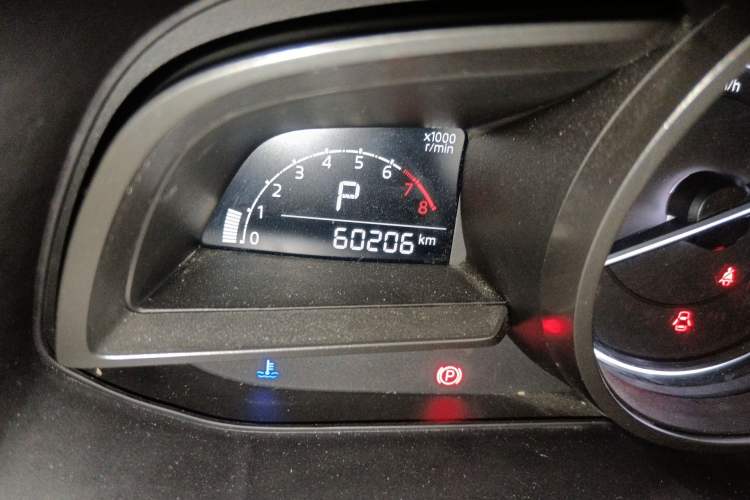 Used Mazda 3 Axela 2019 Cloud-Controlled Version Hatchback 1.5L Automatic Luxury Model Emission Standard China V Odometer Close Up