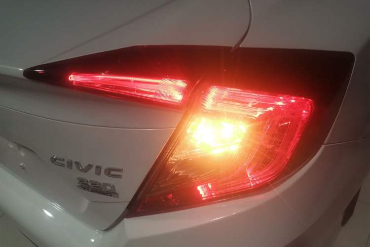 Used Honda Civic 2016 220TURBO CVT Luxury Edition
