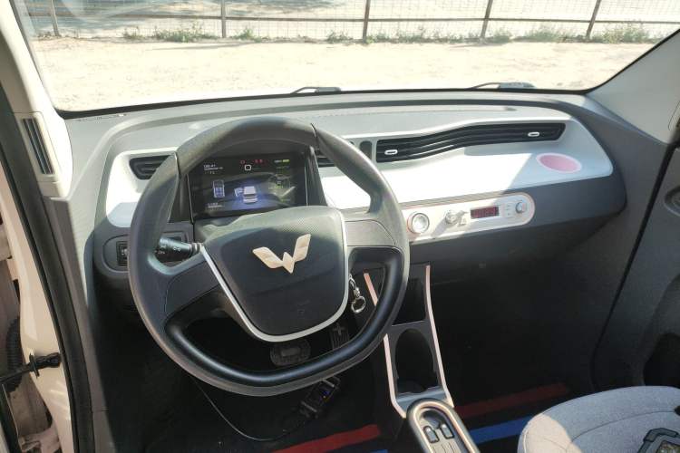 Used Wuling Hongguang MINIEV 2022 Macaron Premium Model – Lithium Iron Phosphate