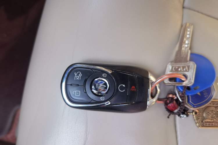 Used Buick GL8 2014 3.0L GT Luxury Business Haoya Edition