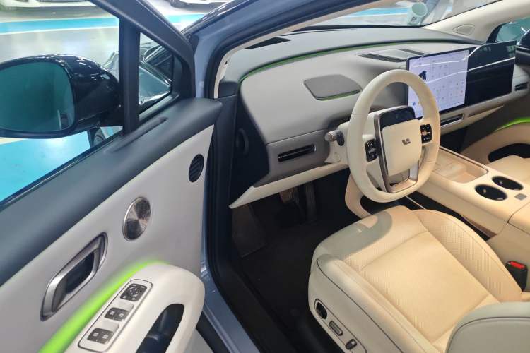 Used Li Auto i8 2025 Model Standard Version Driver Seat