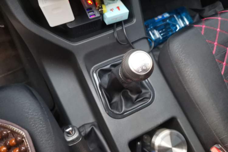 Used FORTHING Lingzhi 2023 V3 1.6L Base Model 2 Seats Gear Lever