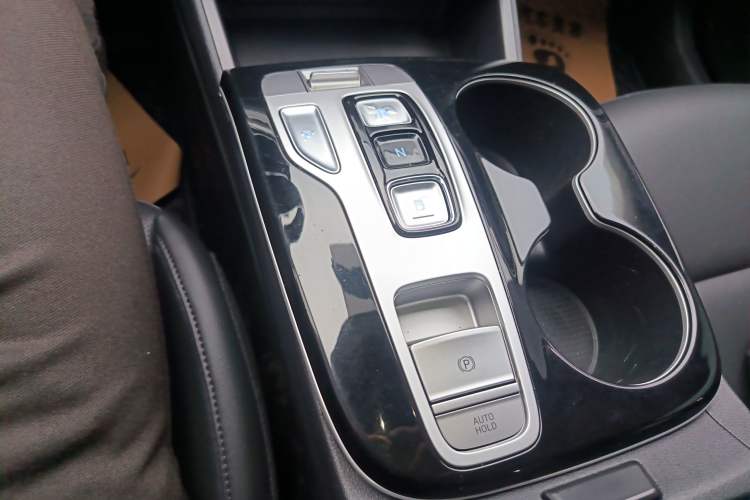Used Hyundai Tucson 2023 Tucson L 1.5T Automatic Two-Wheel Drive GLX Elite Edition Gear Lever