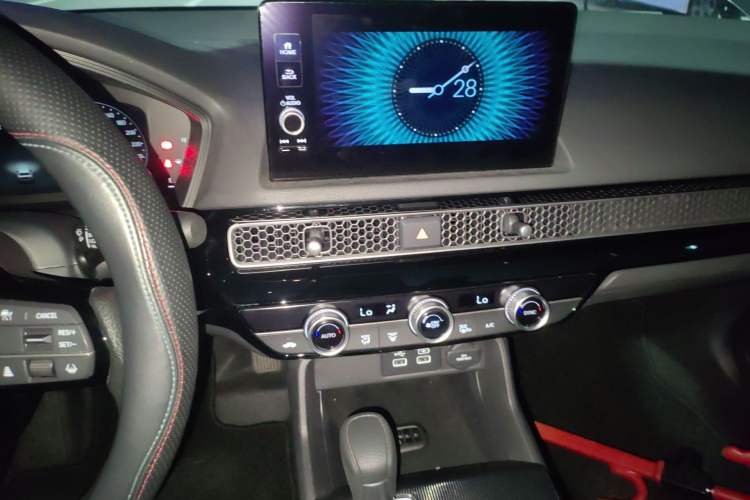 Used Honda Civic 2023 240TURBO CVT Dynamic · Center Stage Special Edition