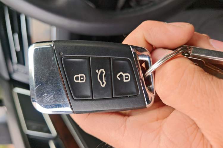 Used Volkswagen Magotan 2017 330TSI DSG Luxury Model Vehicle Key