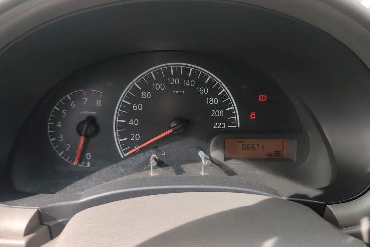 Used Nissan Sunny 2015 1.5XE Manual Comfort Edition