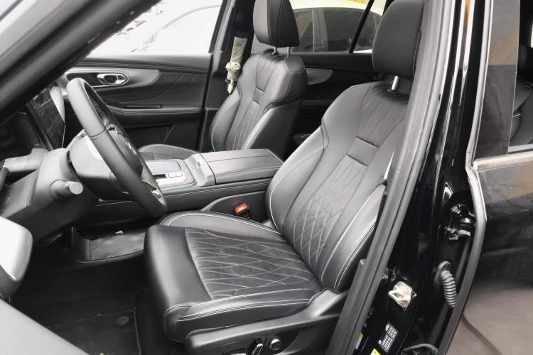 Used GAC Trumpchi GS8 2025 Linghang Series 2.0 TGDI Two-Wheel-Drive Luxury Edition 5 Seats